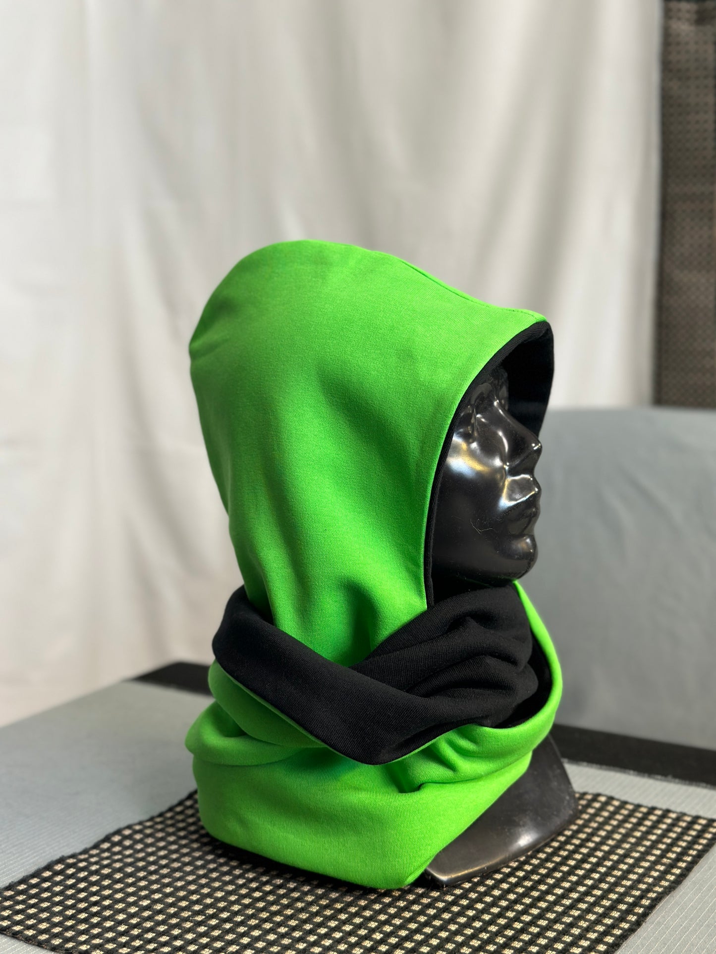 Electric Moss & Black Reversible Rounded Hood – Long Neck Edition